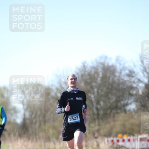 06.04.2025 - 44. Internationalen Wilhelmsburger Insellauf Jannik Wohlers http://msf.ph/oto/7619312 06.04.2025 10:01:45 Laufen 3522 meine-sportfotos.de