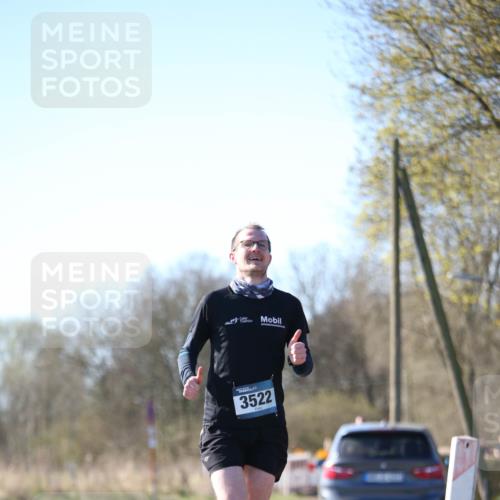06.04.2025 - 44. Internationalen Wilhelmsburger Insellauf Jannik Wohlers http://msf.ph/oto/7619319 06.04.2025 10:01:46 Laufen 3522 meine-sportfotos.de