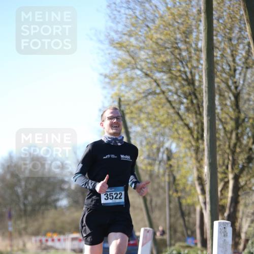 06.04.2025 - 44. Internationalen Wilhelmsburger Insellauf Jannik Wohlers http://msf.ph/oto/7619330 06.04.2025 10:01:47 Laufen 3522 meine-sportfotos.de