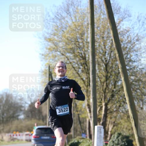 06.04.2025 - 44. Internationalen Wilhelmsburger Insellauf Jannik Wohlers http://msf.ph/oto/7619339 06.04.2025 10:01:47 Laufen 3522 meine-sportfotos.de