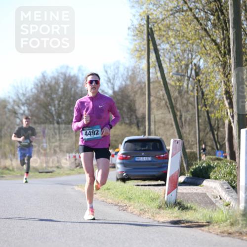 06.04.2025 - 44. Internationalen Wilhelmsburger Insellauf Jannik Wohlers http://msf.ph/oto/7619401 06.04.2025 10:02:03 Laufen 3059, 4492, 31, 4321 meine-sportfotos.de