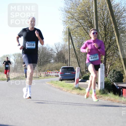 06.04.2025 - 44. Internationalen Wilhelmsburger Insellauf Jannik Wohlers http://msf.ph/oto/7619424 06.04.2025 10:02:04 Laufen 3557, 3059, 31, 4323, 4492 meine-sportfotos.de
