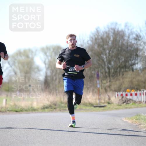 06.04.2025 - 44. Internationalen Wilhelmsburger Insellauf Jannik Wohlers http://msf.ph/oto/7619441 06.04.2025 10:02:07 Laufen 3557, 355, 31, 432 meine-sportfotos.de