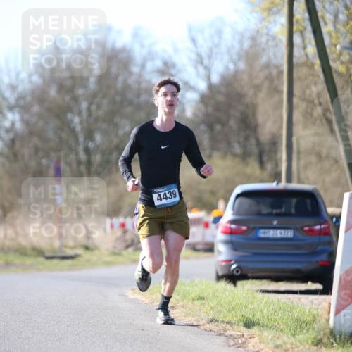 06.04.2025 - 44. Internationalen Wilhelmsburger Insellauf Jannik Wohlers http://msf.ph/oto/7619496 06.04.2025 10:02:32 Laufen 4439, 31, 4321 meine-sportfotos.de