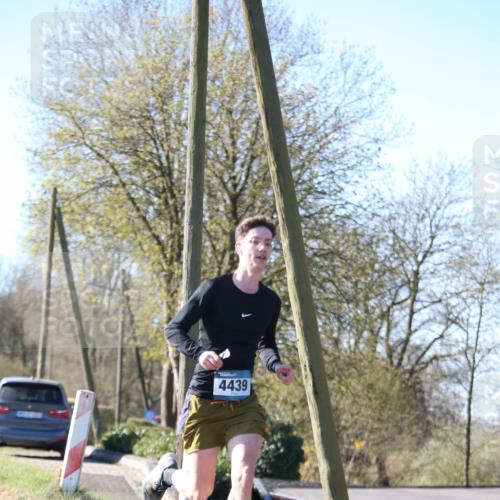 06.04.2025 - 44. Internationalen Wilhelmsburger Insellauf Jannik Wohlers http://msf.ph/oto/7619508 06.04.2025 10:02:35 Laufen 4439 meine-sportfotos.de