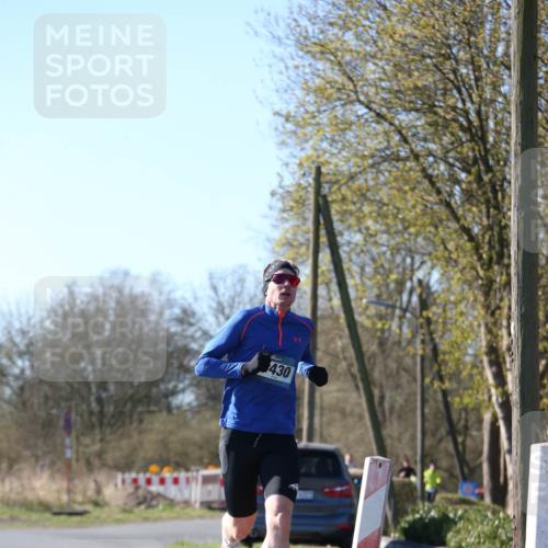 06.04.2025 - 44. Internationalen Wilhelmsburger Insellauf Jannik Wohlers http://msf.ph/oto/7619574 06.04.2025 10:03:14 Laufen 430 meine-sportfotos.de