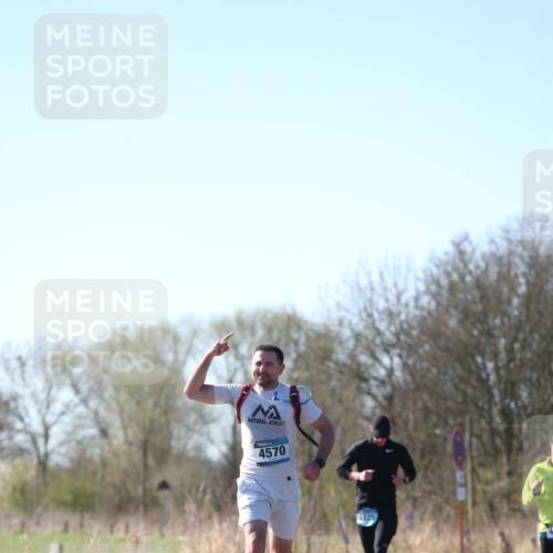 06.04.2025 - 44. Internationalen Wilhelmsburger Insellauf Jannik Wohlers http://msf.ph/oto/7619597 06.04.2025 10:03:29 Laufen 4570, 4325 meine-sportfotos.de