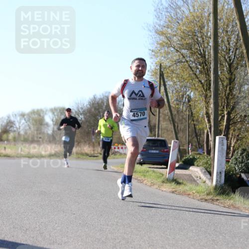 06.04.2025 - 44. Internationalen Wilhelmsburger Insellauf Jannik Wohlers http://msf.ph/oto/7619640 06.04.2025 10:03:33 Laufen 4570 meine-sportfotos.de