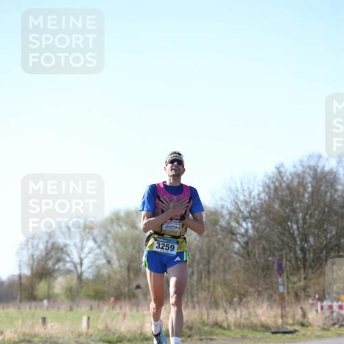 06.04.2025 - 44. Internationalen Wilhelmsburger Insellauf Jannik Wohlers http://msf.ph/oto/7619763 06.04.2025 10:04:03 Laufen 3259 meine-sportfotos.de
