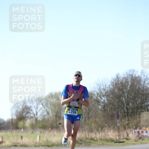 06.04.2025 - 44. Internationalen Wilhelmsburger Insellauf Jannik Wohlers http://msf.ph/oto/7619769 06.04.2025 10:04:03 Laufen 259 meine-sportfotos.de