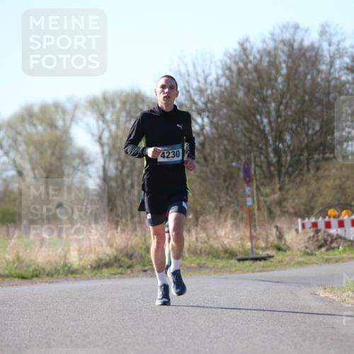 06.04.2025 - 44. Internationalen Wilhelmsburger Insellauf Jannik Wohlers http://msf.ph/oto/7619858 06.04.2025 10:04:33 Laufen 4230 meine-sportfotos.de