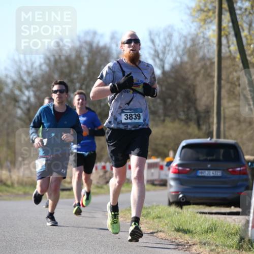 06.04.2025 - 44. Internationalen Wilhelmsburger Insellauf Jannik Wohlers http://msf.ph/oto/7620091 06.04.2025 10:05:38 Laufen 3839, 8, 30, 4923 meine-sportfotos.de