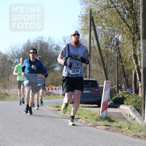 06.04.2025 - 44. Internationalen Wilhelmsburger Insellauf Jannik Wohlers http://msf.ph/oto/7620098 06.04.2025 10:05:39 Laufen 3839, 31, 4323 meine-sportfotos.de