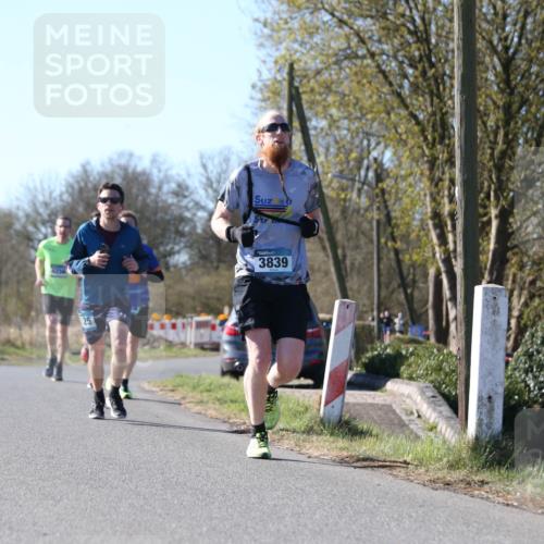 06.04.2025 - 44. Internationalen Wilhelmsburger Insellauf Jannik Wohlers http://msf.ph/oto/7620112 06.04.2025 10:05:39 Laufen 25, 3839 meine-sportfotos.de