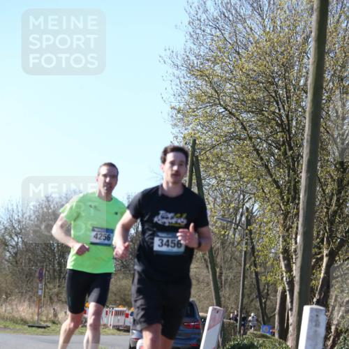 06.04.2025 - 44. Internationalen Wilhelmsburger Insellauf Jannik Wohlers http://msf.ph/oto/7620174 06.04.2025 10:05:43 Laufen 4256, 3456 meine-sportfotos.de