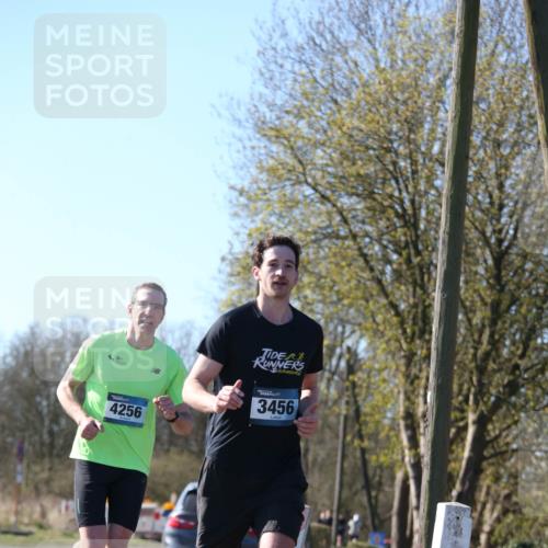06.04.2025 - 44. Internationalen Wilhelmsburger Insellauf Jannik Wohlers http://msf.ph/oto/7620179 06.04.2025 10:05:43 Laufen 4256, 3456 meine-sportfotos.de