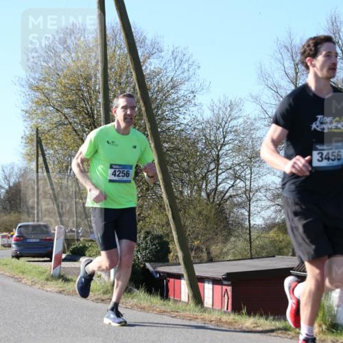 06.04.2025 - 44. Internationalen Wilhelmsburger Insellauf Jannik Wohlers http://msf.ph/oto/7620221 06.04.2025 10:05:45 Laufen 4256, 3456 meine-sportfotos.de