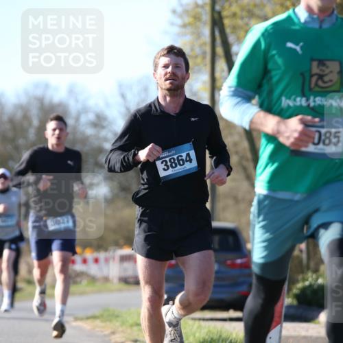 06.04.2025 - 44. Internationalen Wilhelmsburger Insellauf Jannik Wohlers http://msf.ph/oto/7620256 06.04.2025 10:06:05 Laufen 3027, 3864, 085 meine-sportfotos.de