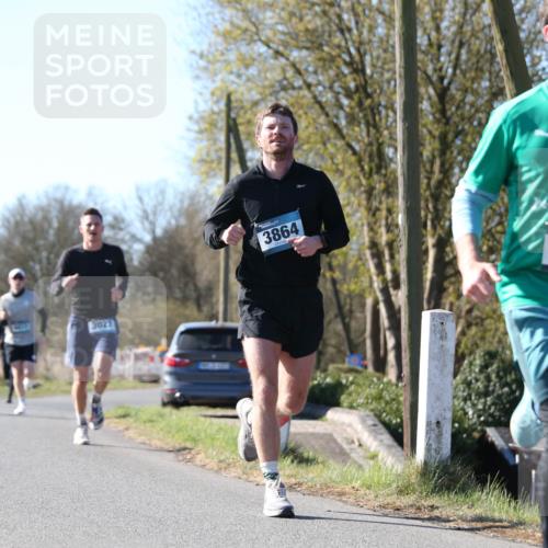 06.04.2025 - 44. Internationalen Wilhelmsburger Insellauf Jannik Wohlers http://msf.ph/oto/7620265 06.04.2025 10:06:06 Laufen 3027, 3864, 127, 4085 meine-sportfotos.de