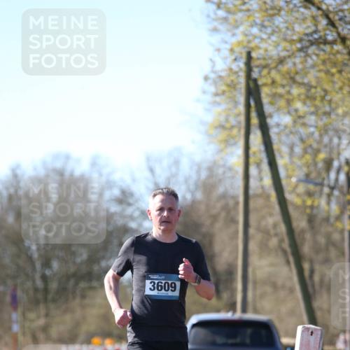 06.04.2025 - 44. Internationalen Wilhelmsburger Insellauf Jannik Wohlers http://msf.ph/oto/7620407 06.04.2025 10:06:23 Laufen 3609 meine-sportfotos.de