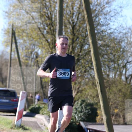 06.04.2025 - 44. Internationalen Wilhelmsburger Insellauf Jannik Wohlers http://msf.ph/oto/7620418 06.04.2025 10:06:25 Laufen 3609 meine-sportfotos.de