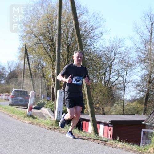 06.04.2025 - 44. Internationalen Wilhelmsburger Insellauf Jannik Wohlers http://msf.ph/oto/7620427 06.04.2025 10:06:25 Laufen 3609 meine-sportfotos.de