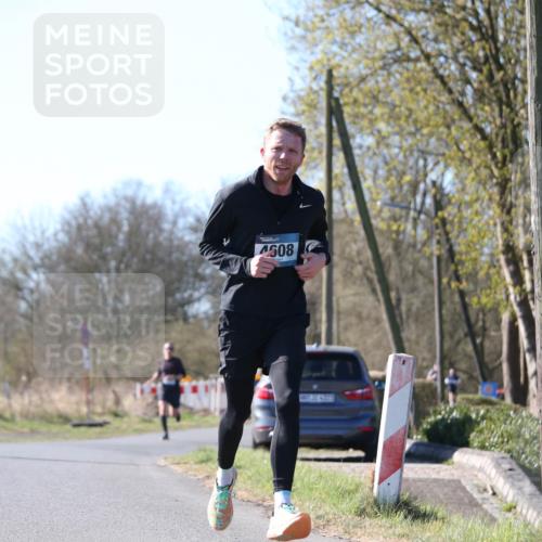 06.04.2025 - 44. Internationalen Wilhelmsburger Insellauf Jannik Wohlers http://msf.ph/oto/7620437 06.04.2025 10:06:38 Laufen 4608 meine-sportfotos.de