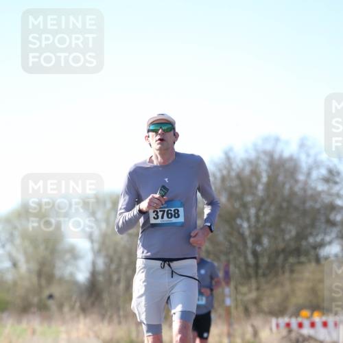 06.04.2025 - 44. Internationalen Wilhelmsburger Insellauf Jannik Wohlers http://msf.ph/oto/7620528 06.04.2025 10:06:58 Laufen 3768 meine-sportfotos.de