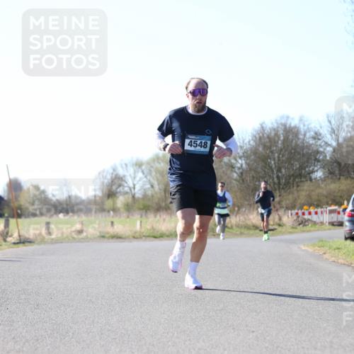 06.04.2025 - 44. Internationalen Wilhelmsburger Insellauf Jannik Wohlers http://msf.ph/oto/7620567 06.04.2025 10:07:13 Laufen 4548, 4523 meine-sportfotos.de