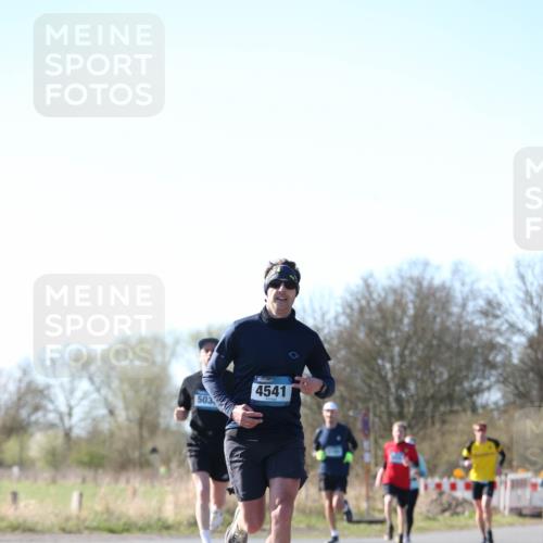 06.04.2025 - 44. Internationalen Wilhelmsburger Insellauf Jannik Wohlers http://msf.ph/oto/7620643 06.04.2025 10:07:41 Laufen 503, 4541 meine-sportfotos.de