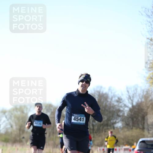 06.04.2025 - 44. Internationalen Wilhelmsburger Insellauf Jannik Wohlers http://msf.ph/oto/7620659 06.04.2025 10:07:42 Laufen 5030, 4541 meine-sportfotos.de