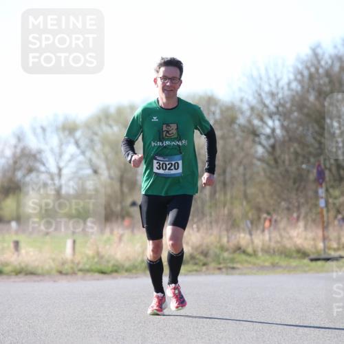 06.04.2025 - 44. Internationalen Wilhelmsburger Insellauf Jannik Wohlers http://msf.ph/oto/7620953 06.04.2025 10:08:49 Laufen 3020 meine-sportfotos.de