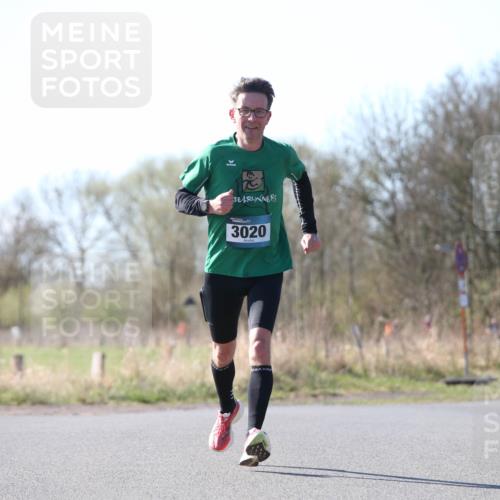 06.04.2025 - 44. Internationalen Wilhelmsburger Insellauf Jannik Wohlers http://msf.ph/oto/7620955 06.04.2025 10:08:49 Laufen 3020 meine-sportfotos.de