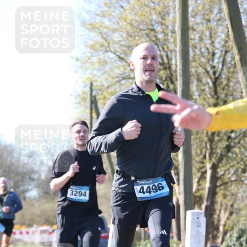 06.04.2025 - 44. Internationalen Wilhelmsburger Insellauf Jannik Wohlers http://msf.ph/oto/7620993 06.04.2025 10:09:15 Laufen 3294, 4496 meine-sportfotos.de