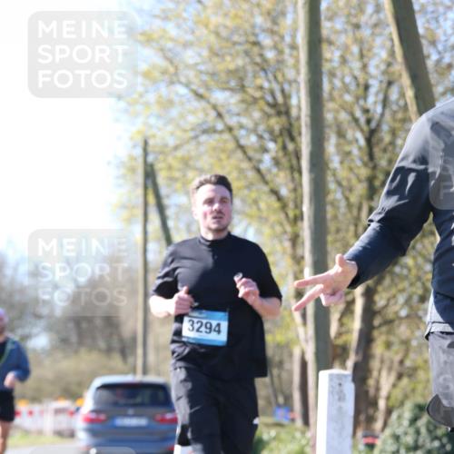 06.04.2025 - 44. Internationalen Wilhelmsburger Insellauf Jannik Wohlers http://msf.ph/oto/7621003 06.04.2025 10:09:15 Laufen 3294 meine-sportfotos.de