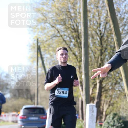 06.04.2025 - 44. Internationalen Wilhelmsburger Insellauf Jannik Wohlers http://msf.ph/oto/7621006 06.04.2025 10:09:15 Laufen 3294 meine-sportfotos.de