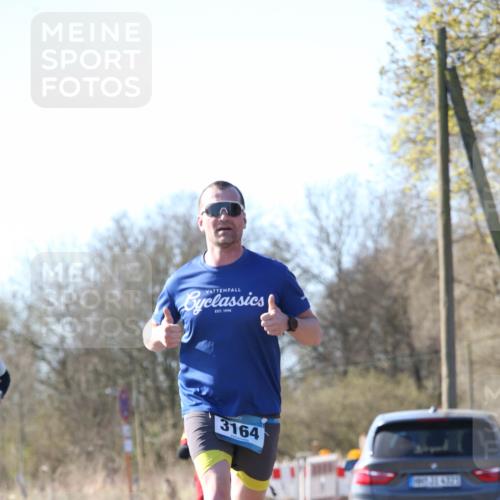 06.04.2025 - 44. Internationalen Wilhelmsburger Insellauf Jannik Wohlers http://msf.ph/oto/7621028 06.04.2025 10:09:20 Laufen 3164 meine-sportfotos.de