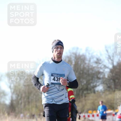 06.04.2025 - 44. Internationalen Wilhelmsburger Insellauf Jannik Wohlers http://msf.ph/oto/7621039 06.04.2025 10:09:23 Laufen 439 meine-sportfotos.de