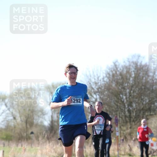 06.04.2025 - 44. Internationalen Wilhelmsburger Insellauf Jannik Wohlers http://msf.ph/oto/7621049 06.04.2025 10:09:33 Laufen 1292, 3792 meine-sportfotos.de