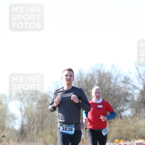 06.04.2025 - 44. Internationalen Wilhelmsburger Insellauf Jannik Wohlers http://msf.ph/oto/7621069 06.04.2025 10:09:41 Laufen 3836, 346 meine-sportfotos.de