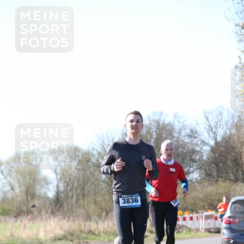 06.04.2025 - 44. Internationalen Wilhelmsburger Insellauf Jannik Wohlers http://msf.ph/oto/7621074 06.04.2025 10:09:41 Laufen 3836 meine-sportfotos.de