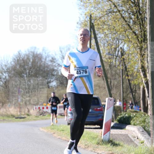 06.04.2025 - 44. Internationalen Wilhelmsburger Insellauf Jannik Wohlers http://msf.ph/oto/7621089 06.04.2025 10:10:04 Laufen 4576 meine-sportfotos.de