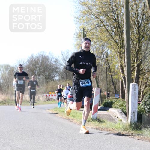 06.04.2025 - 44. Internationalen Wilhelmsburger Insellauf Jannik Wohlers http://msf.ph/oto/7621098 06.04.2025 10:10:14 Laufen 3341, 4428 meine-sportfotos.de