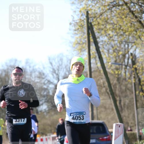 06.04.2025 - 44. Internationalen Wilhelmsburger Insellauf Jannik Wohlers http://msf.ph/oto/7621113 06.04.2025 10:10:18 Laufen 3317, 4053 meine-sportfotos.de