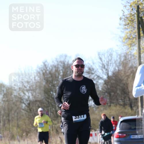 06.04.2025 - 44. Internationalen Wilhelmsburger Insellauf Jannik Wohlers http://msf.ph/oto/7621114 06.04.2025 10:10:19 Laufen 3377 meine-sportfotos.de