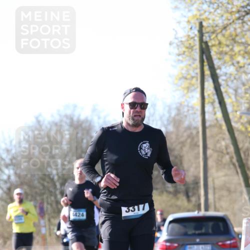 06.04.2025 - 44. Internationalen Wilhelmsburger Insellauf Jannik Wohlers http://msf.ph/oto/7621117 06.04.2025 10:10:20 Laufen 424, 3317 meine-sportfotos.de
