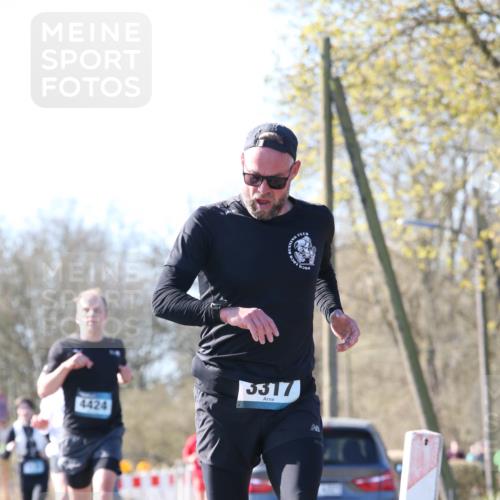 06.04.2025 - 44. Internationalen Wilhelmsburger Insellauf Jannik Wohlers http://msf.ph/oto/7621119 06.04.2025 10:10:20 Laufen 4424, 3317, 0004 meine-sportfotos.de