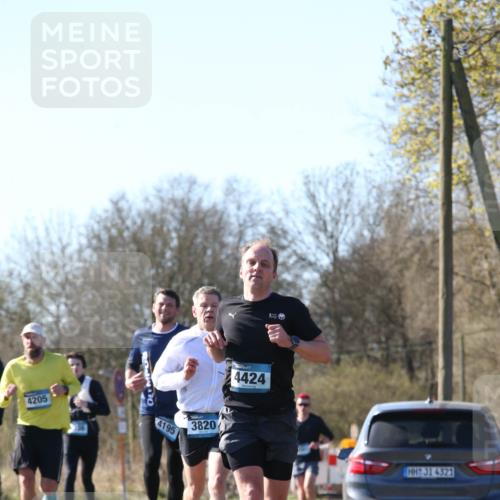 06.04.2025 - 44. Internationalen Wilhelmsburger Insellauf Jannik Wohlers http://msf.ph/oto/7621122 06.04.2025 10:10:21 Laufen 4205, 4195, 3820, 4424, 31, 4321 meine-sportfotos.de