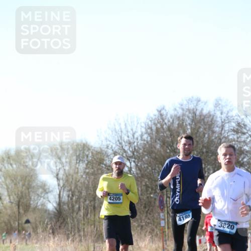 06.04.2025 - 44. Internationalen Wilhelmsburger Insellauf Jannik Wohlers http://msf.ph/oto/7621127 06.04.2025 10:10:22 Laufen 4205, 4195, 3820 meine-sportfotos.de