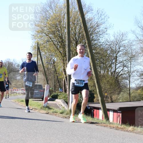 06.04.2025 - 44. Internationalen Wilhelmsburger Insellauf Jannik Wohlers http://msf.ph/oto/7621132 06.04.2025 10:10:25 Laufen 4205, 4195, 314523, 3820 meine-sportfotos.de